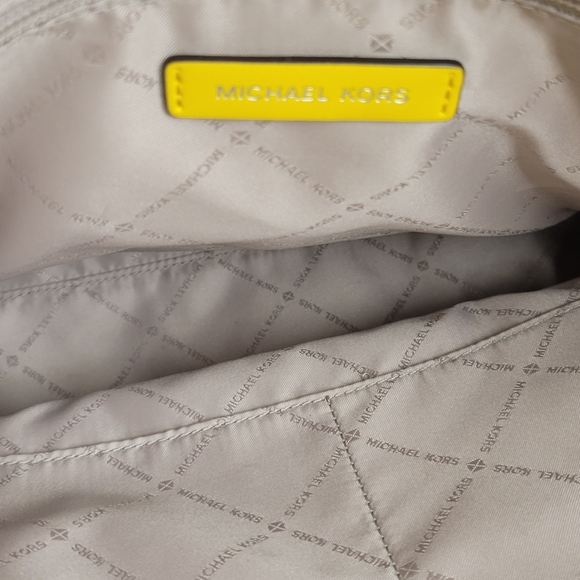 Michael Kors Kenly Large Signature Logo Tape Tote Bag - Picture 9 of 11